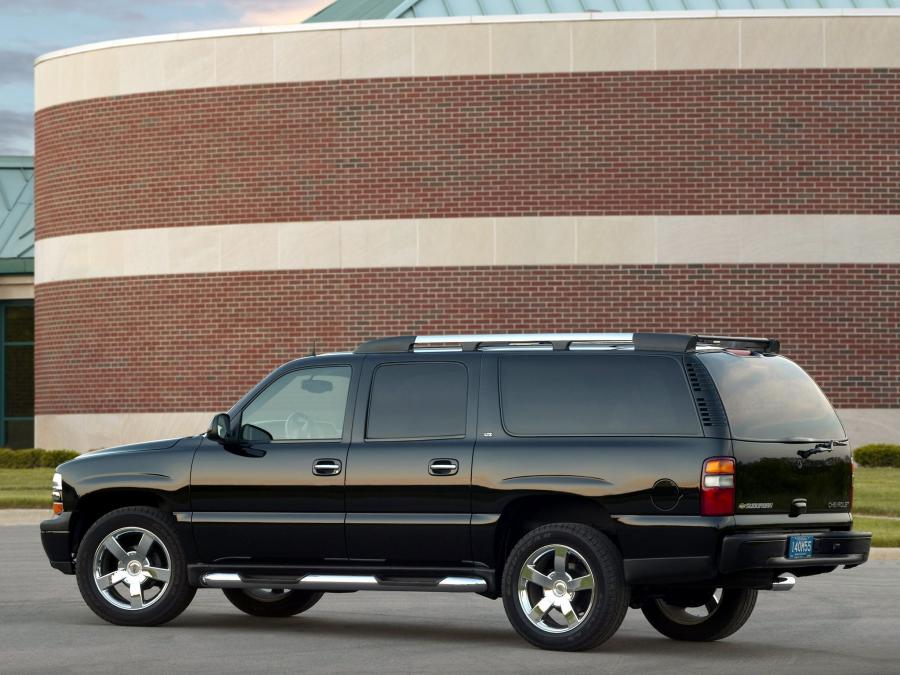  Chevrolet Suburban An American Revolution 2004 года  (фото 3 из 5)